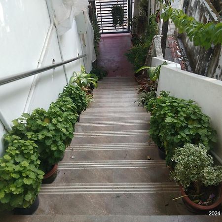 Heather Home Stay Kochi Bagian luar foto