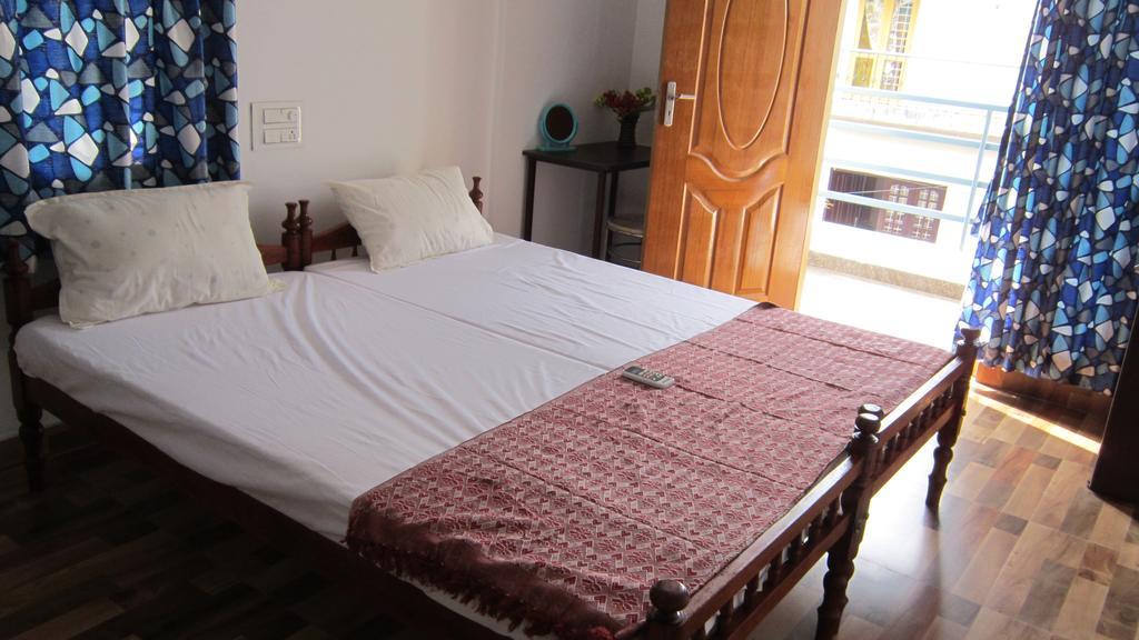 Heather Home Stay Kochi Bagian luar foto