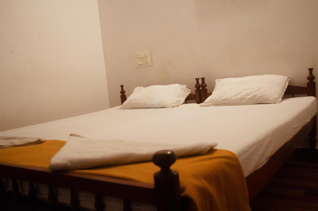 Heather Home Stay Kochi Bagian luar foto