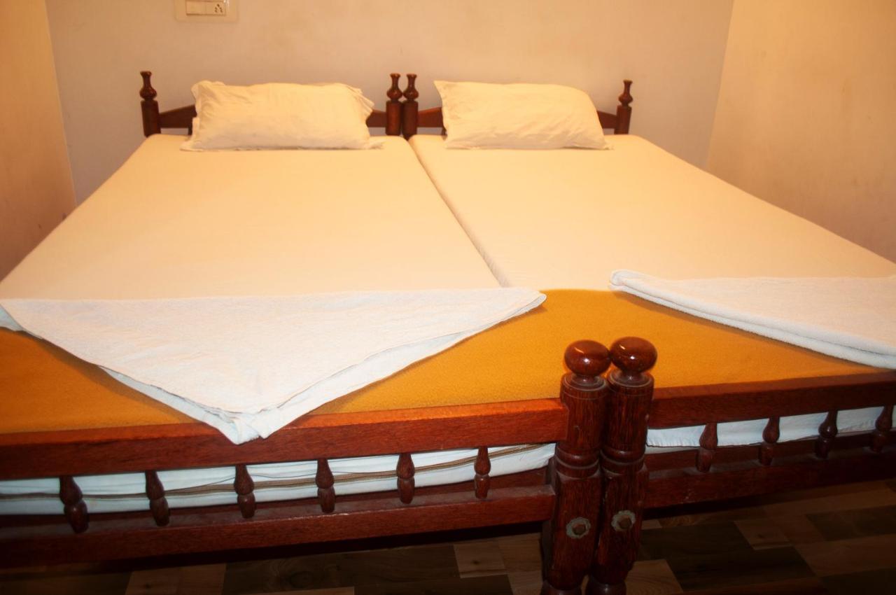 Heather Home Stay Kochi Bagian luar foto